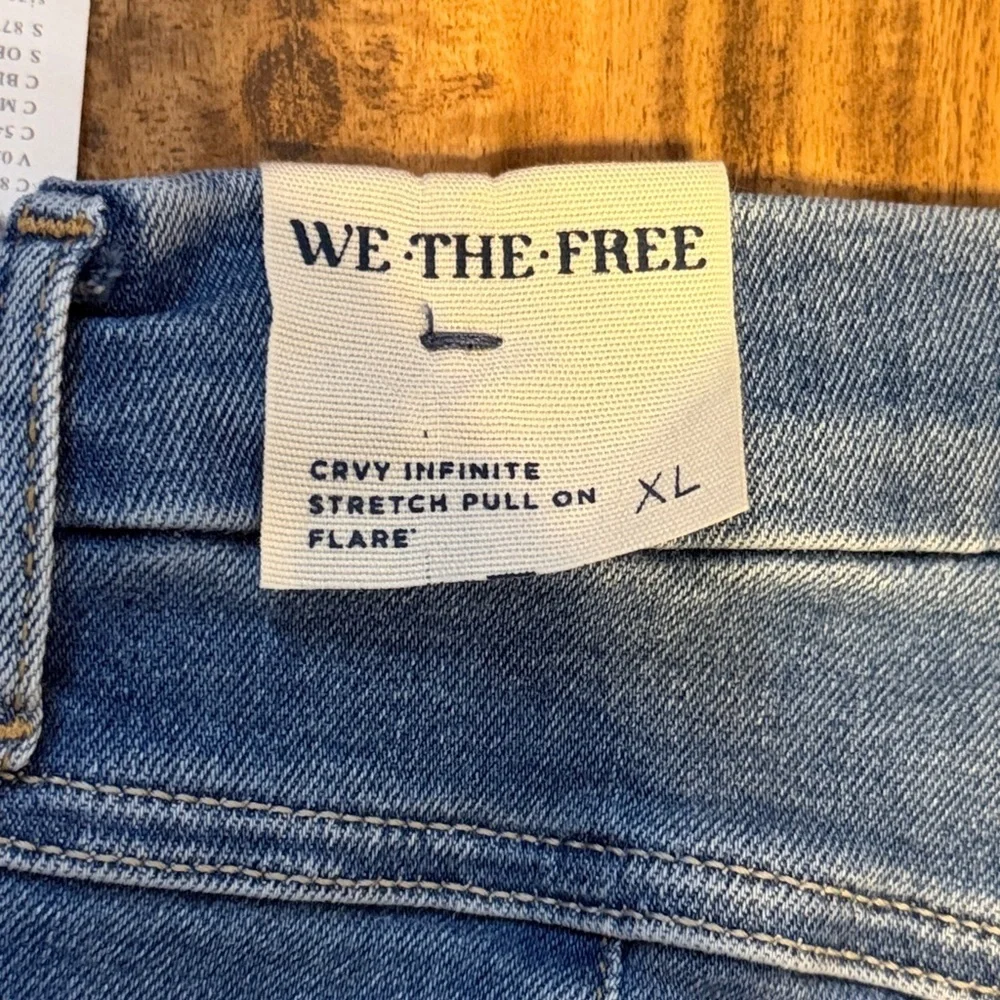 Free people We The Free women XL 16 18 Flare Jeans CRVY Infinite Stretch Pull On